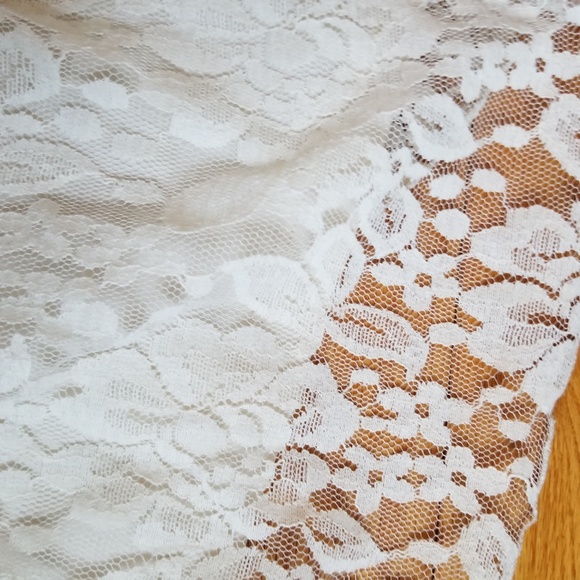 AE | Lace Shift Dress - Picture 3 of 4